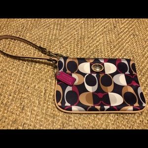 COACH Wristlet LIKE NEW